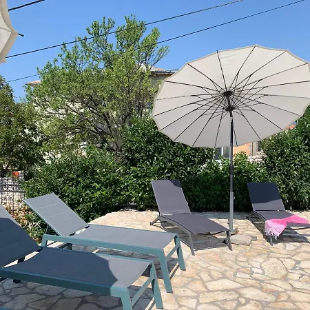 Pool Apartments Novi Vinodolski アパート