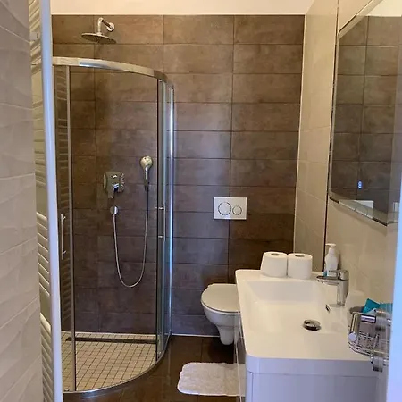 Pool Apartments Novi Vinodolski アパート
