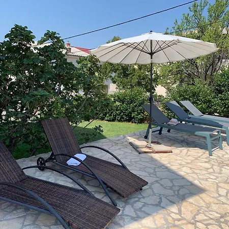 アパート Pool Apartments Novi Vinodolski *