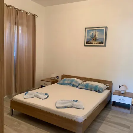 Pool Apartments Novi Vinodolski * ノヴィ・ヴィノドロスキー