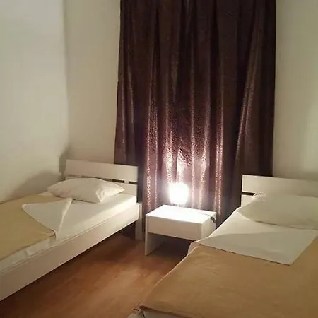 Pool Apartments Novi Vinodolski ノヴィ・ヴィノドロスキー