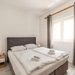 Apartament Pool Novi Vinodolski