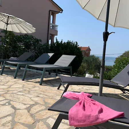 Pool Apartments Novi Vinodolski 아파트