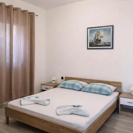 Pool Apartments Novi Vinodolski Lägenhet
