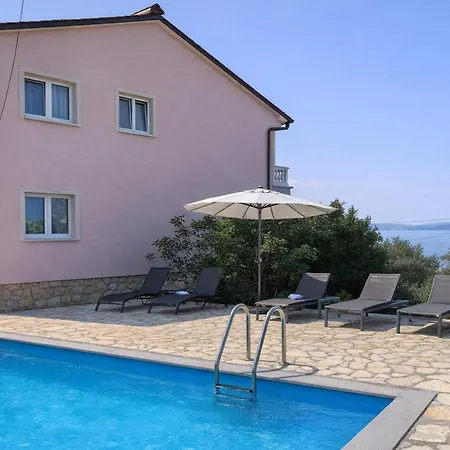 Pool Apartments Novi Vinodolski Lägenhet *