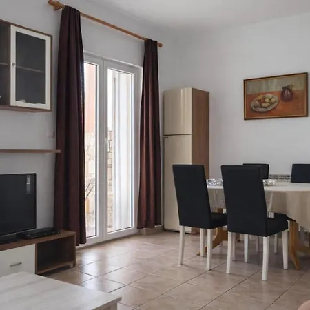 Pool Apartments Novi Vinodolski Lägenhet *