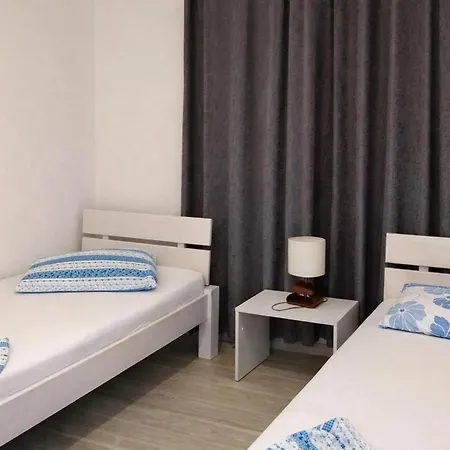 Pool Apartments Novi Vinodolski *
