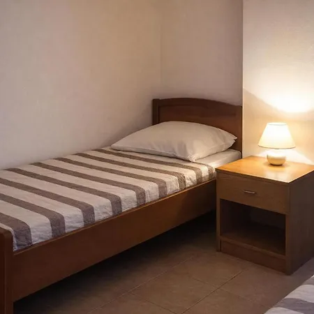 Pool Apartments Novi Vinodolski *