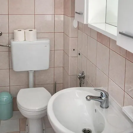 Lägenhet Pool Apartments Novi Vinodolski