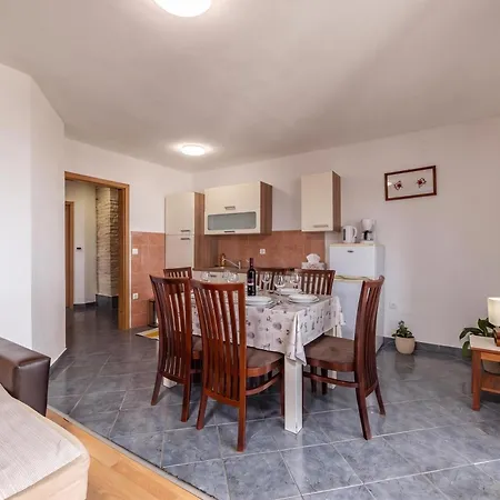 Pool Appartement Novi Vinodolski