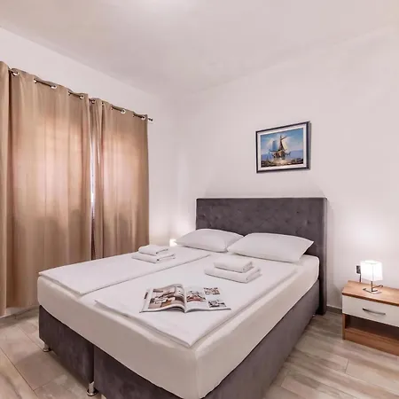 Pool Appartement Novi Vinodolski