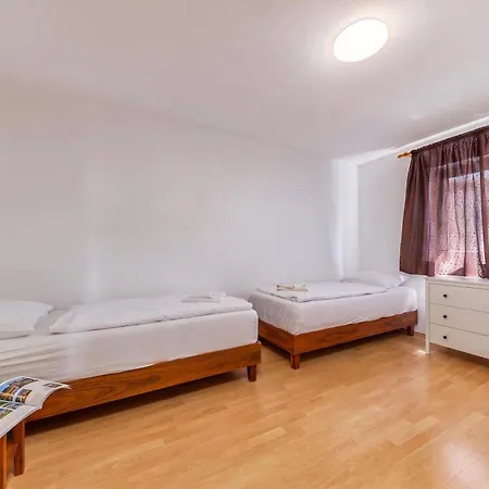 Appartement Pool Novi Vinodolski